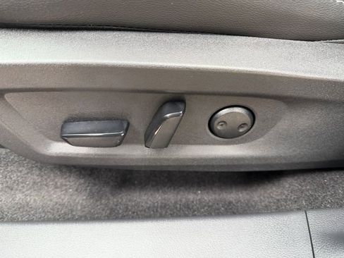Used 2025 Nissan Murano SV AWD/4WD image 19