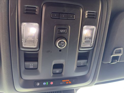 Used 2023 Chevrolet Tahoe LT AWD/4WD image 32