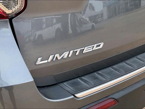 Used 2023 Ford Explorer Limited w/ Equipment Group 301A AWD/4WD image 10