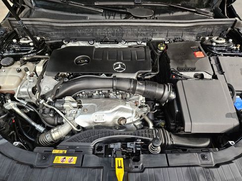Used 2023 Mercedes-Benz GLB 250 GLB 250 image 19