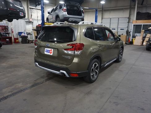Used 2023 Subaru Forester Touring AWD/4WD image 25