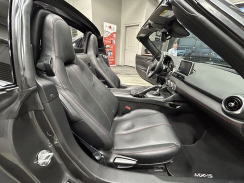 Used 2017 MAZDA MX-5 Miata RF Grand Touring image 40