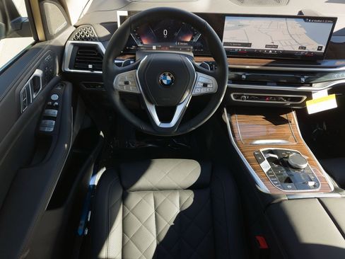 New 2026 BMW X7 xDrive40i w/ Premium Package image 17
