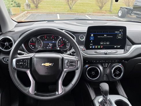 Used 2025 Chevrolet Blazer LT image 39