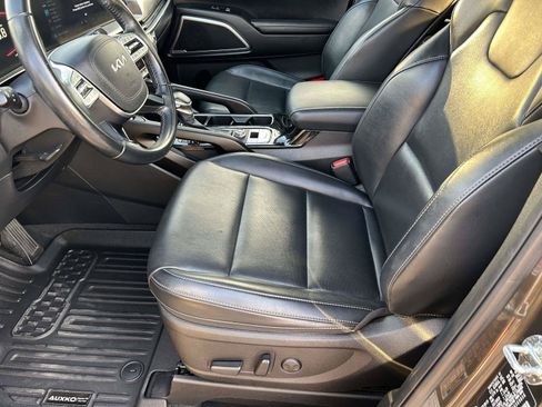 Used 2025 Kia Telluride S FWD image 15