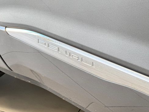 Used 2020 GMC Acadia Denali w/ Denali Ultimate Package image 29