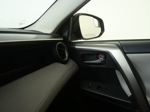 Used 2016 Toyota RAV4 XLE image 22