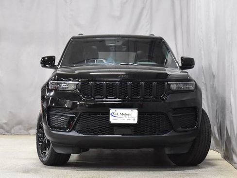 New 2025 Jeep Grand Cherokee Altitude w/ Trailer Tow Package image 5