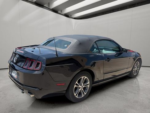 Used 2014 Ford Mustang Premium RWD image 3