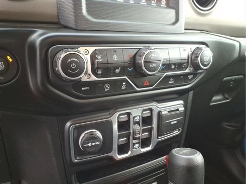 Used 2021 Jeep Gladiator Sport AWD/4WD image 26
