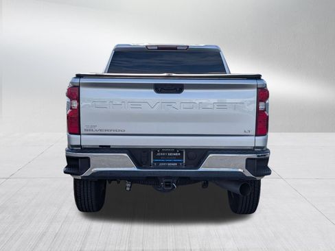 Used 2023 Chevrolet Silverado 3500 LT w/ Convenience Package AWD/4WD image 4