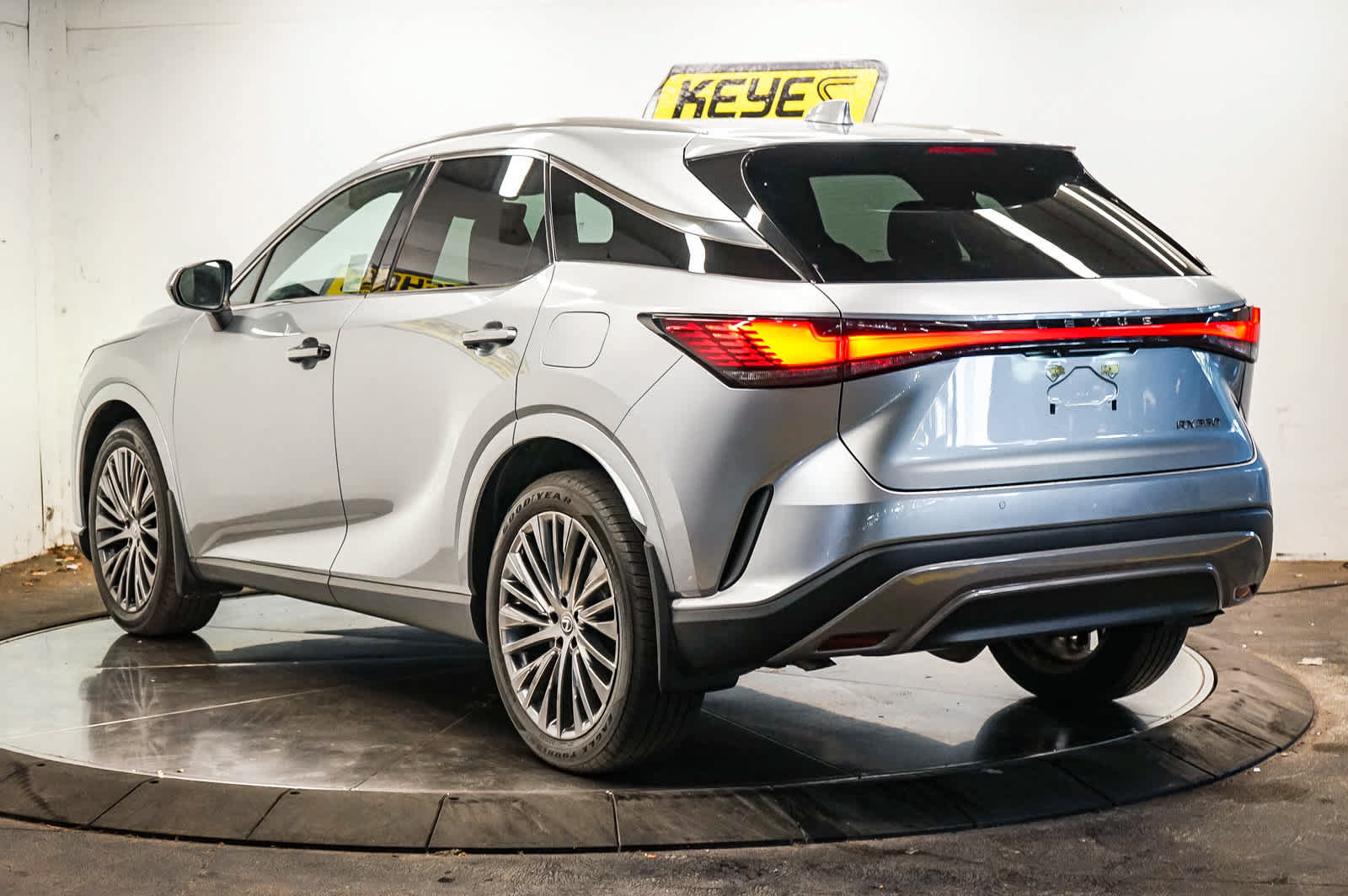 Used 2023 Lexus RX 350 FWD w/ Cold Area Package image 8