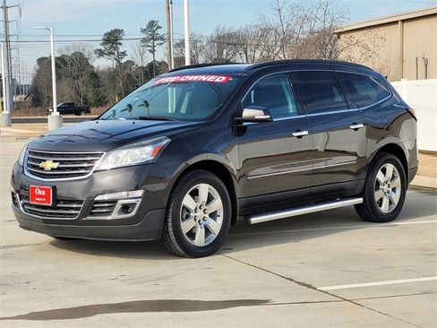 Used 2014 Chevrolet Traverse LTZ image 3