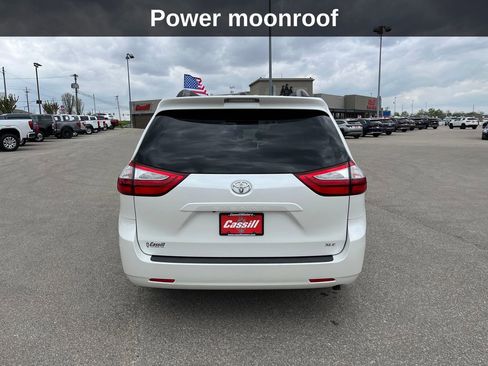 Used 2016 Toyota Sienna XLE FWD image 6
