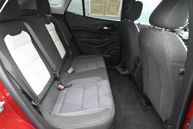Used 2024 Chevrolet Trax LS w/ LS Convenience Package FWD image 29