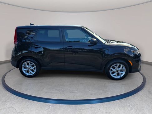 Used 2020 Kia Soul S FWD image 4