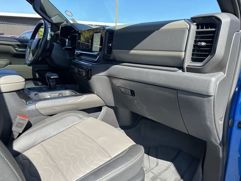 Used 2023 Chevrolet Silverado 1500 ZR2 image 11