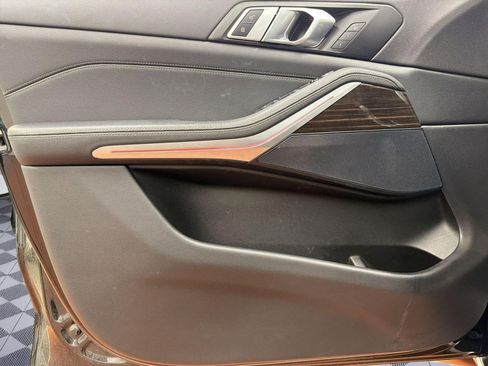 Used 2022 BMW X5 xDrive40i w/ Premium Package image 12