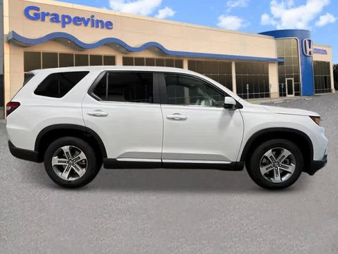 New 2025 Honda Pilot EX-L image 8