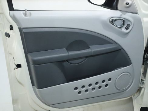 Used 2007 Chrysler PT Cruiser image 19