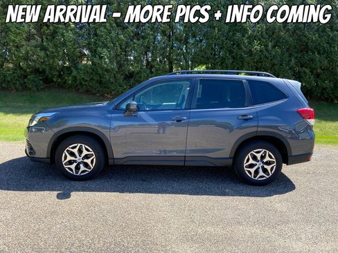 Used 2022 Subaru Forester Premium w/ Popular Package #1 AWD/4WD image 2