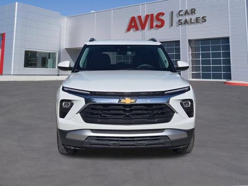 Used 2025 Chevrolet TrailBlazer LT AWD/4WD image 2