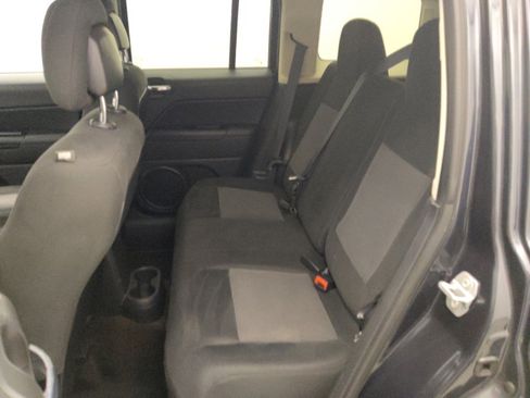 Used 2015 Jeep Patriot Latitude AWD/4WD image 18