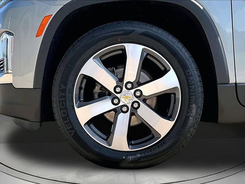Used 2023 Chevrolet Traverse LT w/ LT Premium Package AWD/4WD image 35