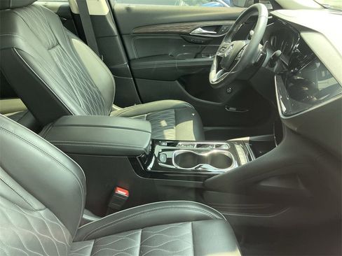 Used 2022 Buick Envision Avenir w/ Technology Package II image 13