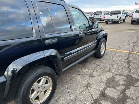 Used 2007 Jeep Liberty Sport image 14