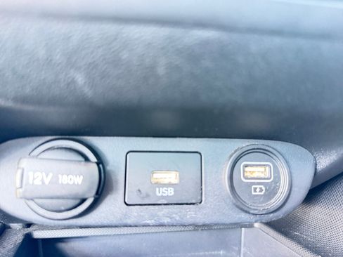 Used 2023 Hyundai Elantra SE FWD image 30