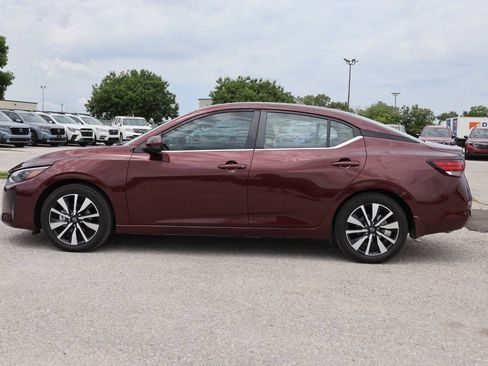 Used 2025 Nissan Sentra SV w/ SV Premium Package FWD image 8