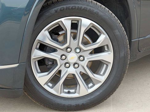 Used 2018 Chevrolet Traverse Premier w/ Driver Confidence II Package image 2