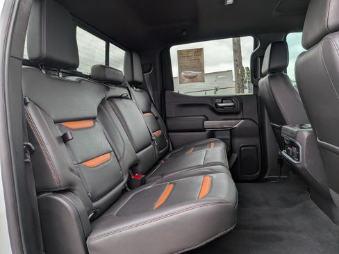 Used 2020 GMC Sierra 1500 AT4 w/ AT4 Premium Package AWD/4WD image 9