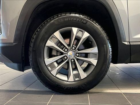 Used 2025 Chevrolet Equinox LT w/ Convenience Package II AWD/4WD image 7