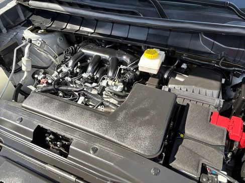 Used 2025 Nissan Pathfinder SV FWD image 9