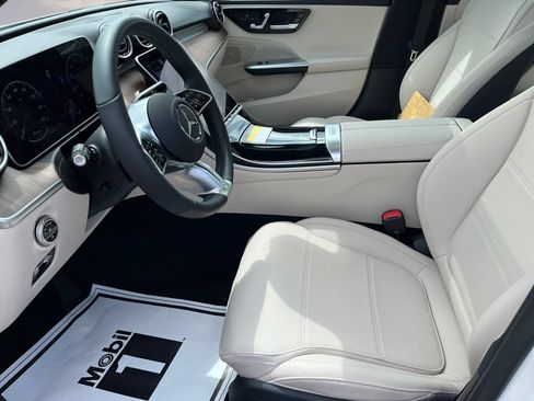 Certified 2026 Mercedes-Benz C 300 4MATIC Sedan image 9