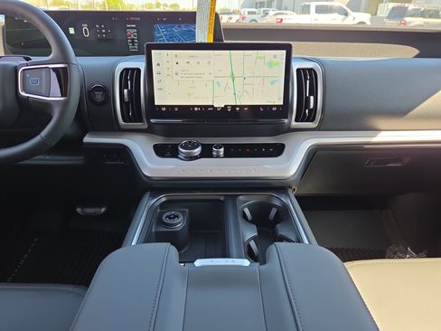 New 2026 Ford Expedition Active image 13