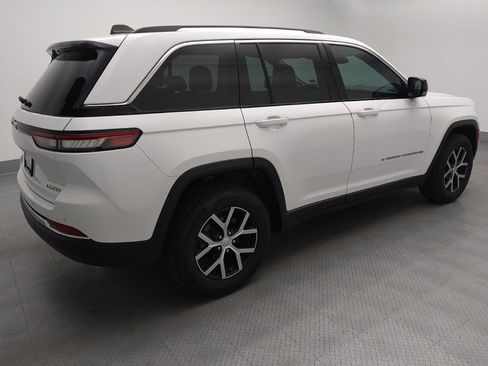 Used 2023 Jeep Grand Cherokee Limited AWD/4WD image 10