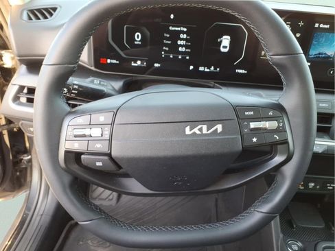 Used 2025 Kia K4 EX image 19