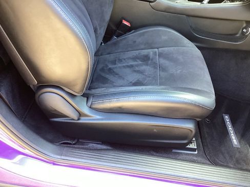 Used 2016 Dodge Challenger R/T Scat Pack w/ Leather Interior Group RWD image 34