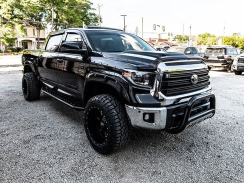 Used 2020 Toyota Tundra Limited w/ Limited Premium Package AWD/4WD image 14