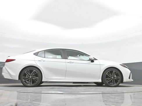 Used 2025 Toyota Camry XSE image 32