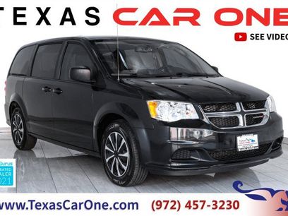 Used 2018 Dodge Grand Caravan SE w/ UConnect Hands-Free Group