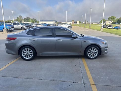 Used 2017 Kia Optima LX FWD image 7