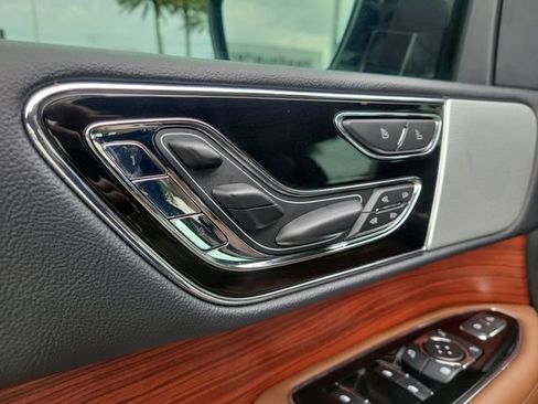 Used 2024 Lincoln Navigator Reserve AWD/4WD image 18
