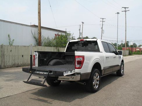 Used 2022 Ford F150 Lariat w/ Equipment Group 502A High AWD/4WD image 9