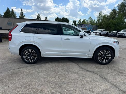 Used 2021 Volvo XC90 T6 Momentum w/ Advanced Package AWD/4WD image 6