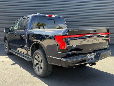Used 2023 Ford F150 Lightning Lariat AWD/4WD image 3