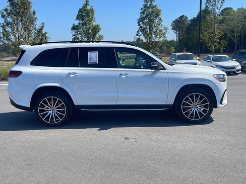 Used 2025 Mercedes-Benz GLS 450 4MATIC image 8